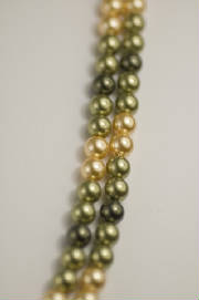 WearableArtPieces/Green_and_Gold_Double_Strand_Close_up_1.jpg