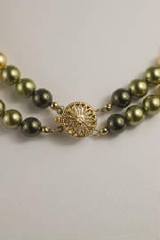 WearableArtPieces/Green_and_Gold_Double_Strand_Close_up_2.jpg